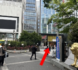 1.JR新宿駅 東口