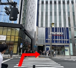 2.みずほ銀行新宿店